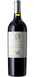 Découvrez un art de vivre autour du vin à travers une visite de la propriété et de ses chais, une dégustation des meilleurs millésimes ou un séjour unique dans l'une des chambres d'hôtes. Grand Cru Saint Emilion