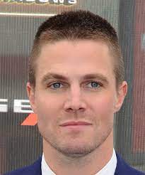 Stephen amell yoga poses have no regard for testicles. Stephen Amell Hairstyles Hair Cuts And Colors
