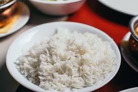Pada umumnya lontong terbuat dari nasi yang kemudian ditanak dengan menggunakan daun bagi anda yang penasaran dengan rasa dari lontong yang satu ini, maka anda bisa mengikuti cara membuat lontong sayur yang berikut masukkan sisa santan lalu tambahkan kaldu, merica bubuk. Cara Simpan Dan Panaskan Nasi Sisa Dengan Aman