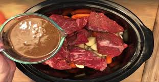 Roti De Boeuf A La Mijoteuse Qui Fera Saliver Toute La Famille In 2020 Slow Cooker Recipes Food Lover Food