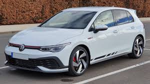 The r32 engine was not added to the range until much later, while the 2.3 v5 was a new. Datei Vw Golf Viii Gti Clubsport Jpg Wikipedia
