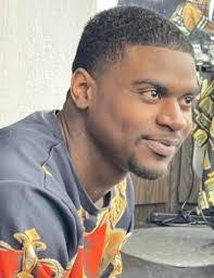 Tobias Evans's Instagram, Twitter & Facebook