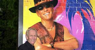 By peter tatchell (reprinted from laugh magazine #9, 1994). So Sehen Crocodile Dundee Und Co Heute Aus