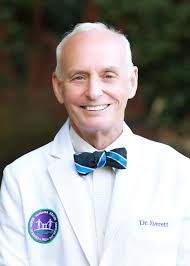 Warren Everett's Instagram, Twitter & Facebook