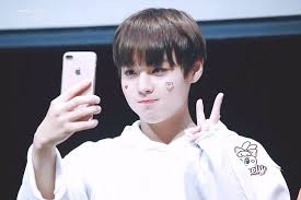 14 Idol Kpop Cowok 99 Line Yang Bikin Noona Jatuh Hati Setuju Semua Halaman Cewekbanget