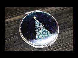 uvレジン 100均 結晶を集めたクリスマスツリーでコンパクトミラーを飾ってみました uv resin compact mirror of a tree snowflakes youtube レジン 100均 コンパクトミラー レジン
