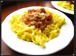 The recipe has been traced back to the 16th century when it was. Le Tagliatelle Alla Bolognese Come Si Fanno Che Storia Hanno Hotel Doge Riccione