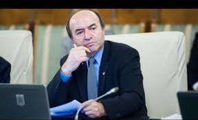 Ministrul justiţiei, tudorel toader, a început la ora 18 citirea raportului de evaluare a procurorului general augustin lazăr, evaluarea care. LoviturÄ Pentru Augustin LazÄr Tudorel Toader A Luat O Decizie RadicalÄ
