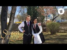 Vorspann 2013 für die telenovela sturm der liebe mit pauline und leonard. Neue Gastrolle Franz Xaver Zeller Spielt Den Humorvollen Bela Moser Sturm Der Liebe Youtube
