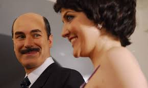 Dez quilos a mais e careca de mentira para viver o magnata André Matarazzo 