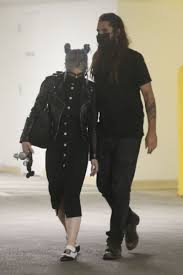 Fans are having trouble recognizing kelly osbourne. Kelly Osbourne And Erik Bragg Out In Beverly Hills 02 25 2021 Hawtcelebs