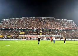 Check spelling or type a new query. Newell S Old Boys 40 000 Fans Came To Support Their Team In Training