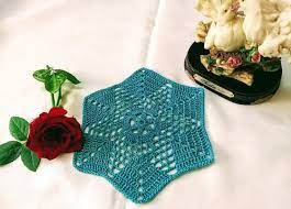 From simple squares to hexagons and diamonds, create a warm throw. Floral Granny Hexagon Motif Allfreecrochet Com