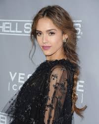 Schau dir unsere auswahl an jennifer alba an, um die tollsten einzigartigen oder spezialgefertigten, handgemachten stücke hast du bis hierhin gescrollt, um die fakten über jennifer alba zu erfahren? Most Gorgeous Jessica Alba S Hairstyles And Haircuts