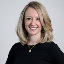 Hillary Burns's Instagram, Twitter & Facebook