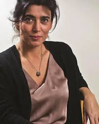 Uma ginecologista, uma psicoterapeuta e um jornalista entram numa  livraria... Uma revolução na Fonte de Letras! Dia 29 de Novembro, sábado,  16h. Lisa Vicente, a autora, Marta Crawford e Bernardo Mendonça vêm