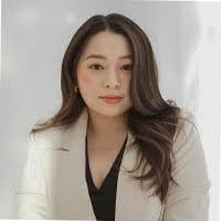 Kathleen Vang's Instagram, Twitter & Facebook