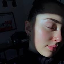 Genevieve Boyle's Instagram, Twitter & Facebook