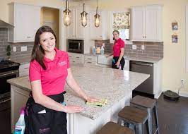 Moving out might be overwhelming, but you don't have to worry about cleaning. House Cleaning Services Near Me Call Now 1 855 379 6413 Croozi