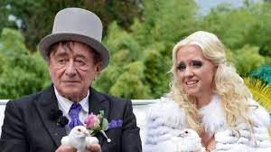 Vermögen und einkommen des österreichsers great article wherein explains about the differences between forex and binary trading. Baulowe Heiratet Ex Playmate Panorama