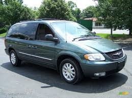 Picture Of A Green 2002 Chrysler Voyager Van Onyx Green Pearlcoat 2002 Chrysler Town Country Lxi Exteri Chrysler Town And Country Chrysler Voyager Chrysler