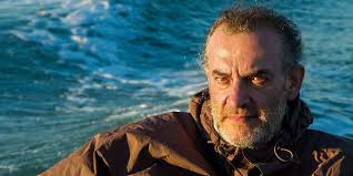 Oggi ogni sua passione trova spazio nella sua casa, fra mobili rustici e tocchi moderni. Un Fotografo Lecchese Ospite Di Camila Raznovich Su Rai 3