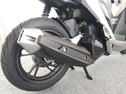 Untuk vario 125 masih memakai profil ban yang lama dengan lebar 80 untuk depan dan 90 untuk vario 150 tidak menggunakan striping grafis untuk brandingnya, namun menggunakan emblem 3d. 3 Komponen Ini Bikin Performa All New Vario 150 Lebih Baik Otosia Com