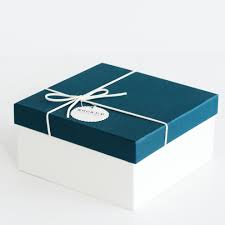Premium Gift Packaging Box With Hand Tag Sold Retail Wholesale Premium Gift Luxury Box Packaging Paper Gifts
