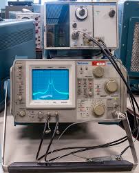 Tektronix logic analyzer probes contain a variety of connectivity options that are engineered to ensure that signal acquisition is a true reflection of your design's performance. Tektronix 2712 First Mixer Fasrmen