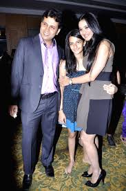 Shweta tiwari as mom, shweta tiwari as daughter. Shweta Tiwari Daughter Birthday Bash
