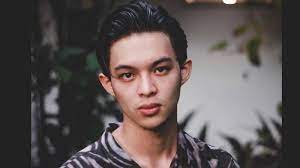 View latest posts and stories by @rey_mbayang rey mbayang in instagram. Biodata Rey Mbayang Sosok Suami Dinda Hauw Sempat Digosipkan Dekat Ria Ricis Surya