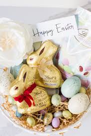 A Classic Easter Basket With Lindt Chocolate Lindt Easter Easter Eggs Chocolate Easter Chocolate