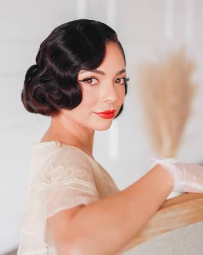 Finger waves 🤍 So many beautiful ways to style medium length hair. This particular hairstyle is an inspiration from 1950's. Hair by yours truly 💕