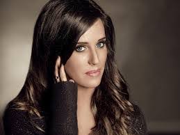 Shana Carr's Instagram, Twitter & Facebook