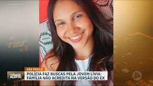 Lívia Marques, de 18 anos, desapareceu no dia 9 de novembro a caminho do  trabalho. Imagens de câmeras de segurança flagraram a balconista chegando  em casa e, quarenta minutos depois, saindo novamente ...