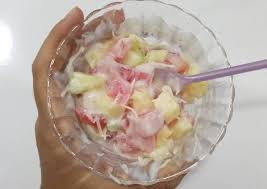 Dan terakhir sajikan dengan saus. Resep Salad Buah Untuk Jualan