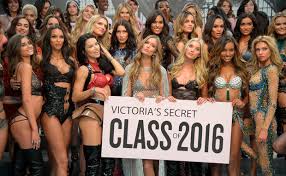 A short list of models who have appeared in the popular victoria's secret lingerie catalogs and ads over the years. Die 8 Hochstbezahlten Victoria S Secret Models Woman At