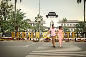 Tempat prewedding di bandung, bandung adalah sebuah kota yang terkenal dengan suasana alam yang indah. 28 Tempat Prewedding Di Bandung Yang Paling Kekinian