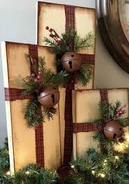 26 Best Christmas Porch Decoration Ideas That Can Help In Making Your Front Porch Loo Farmhouse Christmas Decor Outdoor Christmas Decorations Outdoor Christmas