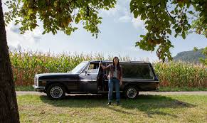 Two people die within 24 hours in a small village on the swabian alb. Die Bestatterin Der Tod Zahlt Alle Schulden Anna Fischer Die Film Gmbh