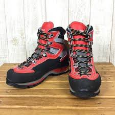 pin by ナナキ on d hiking boots shoes boots