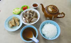 I think the soup is not thick enough and the meat balls tasted funny. Yu Kee Bak Kut Teh ä½'è®°è‚‰éª¨èŒ¶