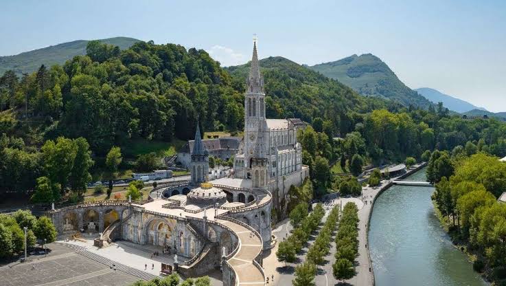 LOURDES