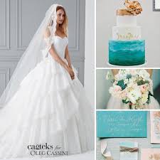 Istege Gore Ekstra Kol Detayi Bulunan Dantel Kumas Ile Tasarlanmis Drama Etek Gelinlik Modeli Oleg Cassini Ile Hayallerinizdeki Gibi Uru Gelinlik Dantel Etek