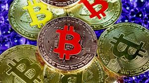 The steep rise in the value of cryptocurrencies is, depending on your risk tolerance, a compelling lure to get in or a likely sign of a coming fall. The Pros And Cons Of Investing In Bitcoin Minority Mindset