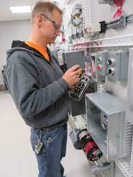 Apprentices spend 80% of their apprenticeship in the field gaining skill and knowledge. Ibew 743 Jatc Ibew 743 Apprenticeship Program