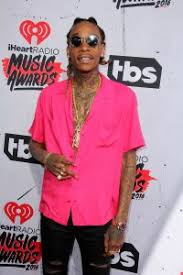 A boogie wit da hoodie official music video. Das Vermogen Von Rapper Wiz Khalifa Im Jahr 2021