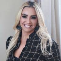 Dani Cox's Instagram, Twitter & Facebook