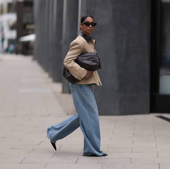 7 Best Wide-Leg Jean Outfits to Copy During Winter 2026