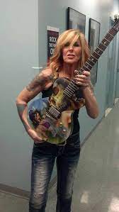 Pin By Boston Priest On My Love Of Guitars Lita Ford Female Guitarist Heavy Metal Music